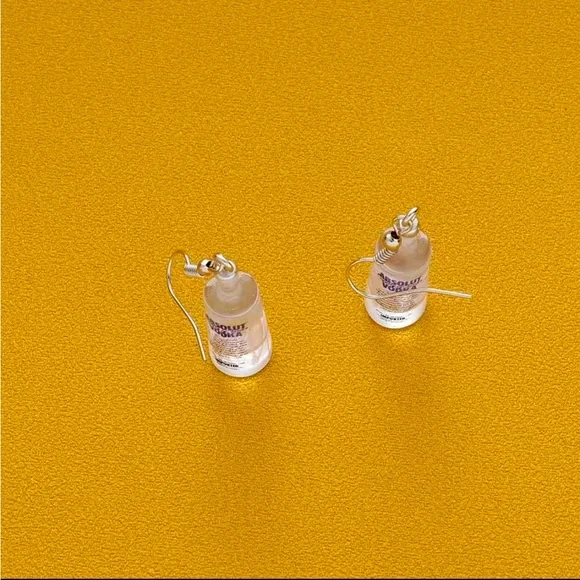 Absolut Vodka‎ earrings - Picture 2 of 2